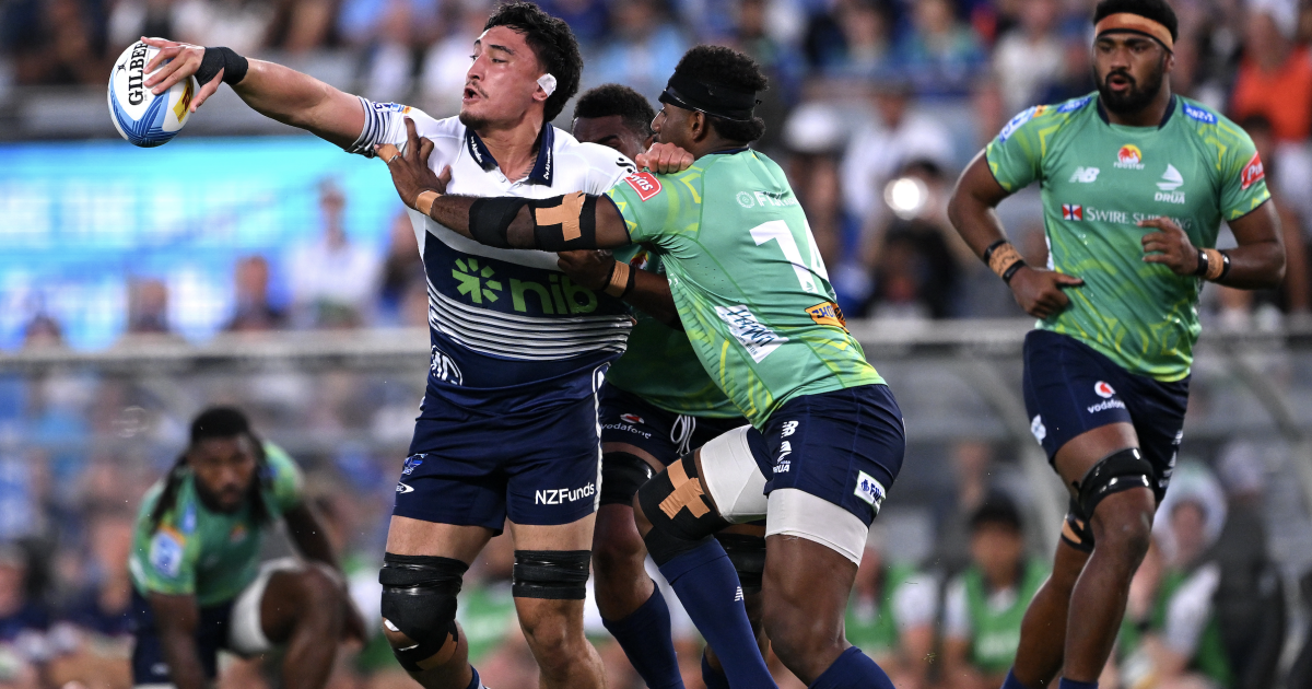 Prince Payton's half, Blues loose-forwards stand up