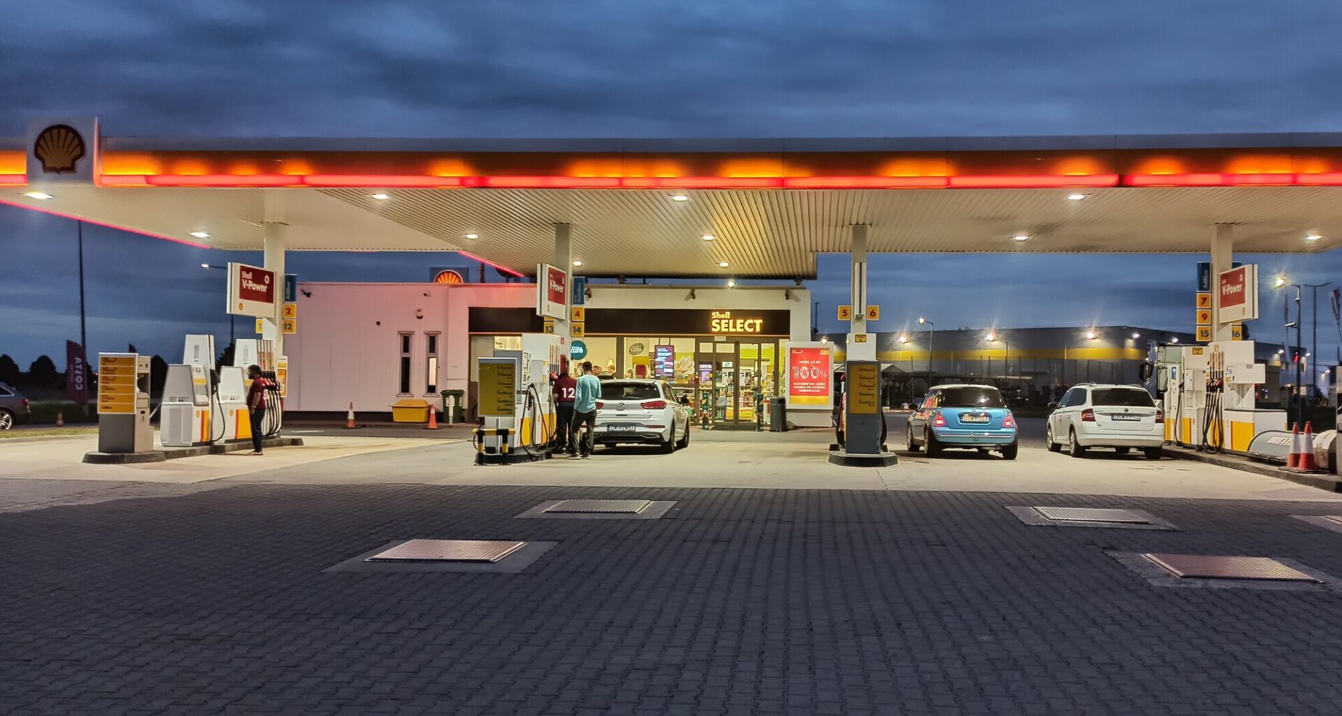 Germans flock to Poland to buy cheaper fuel, leading to local shortage concerns
