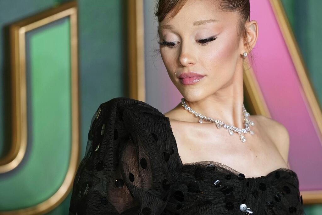 אריאנה גרנדה בפרמיירה של "מרשעת: חלק 2" בלונדון, 2025