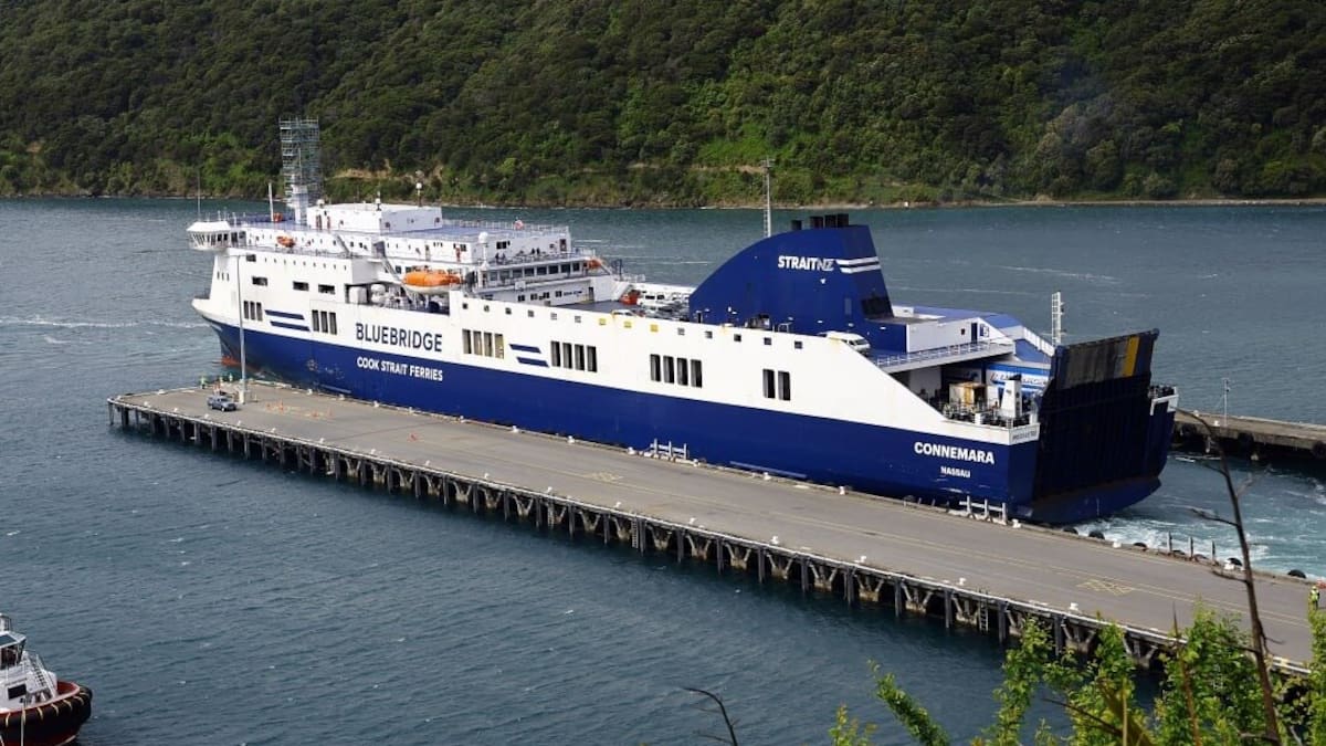 Ferry cancellations: Students left stranded after rowing regatta