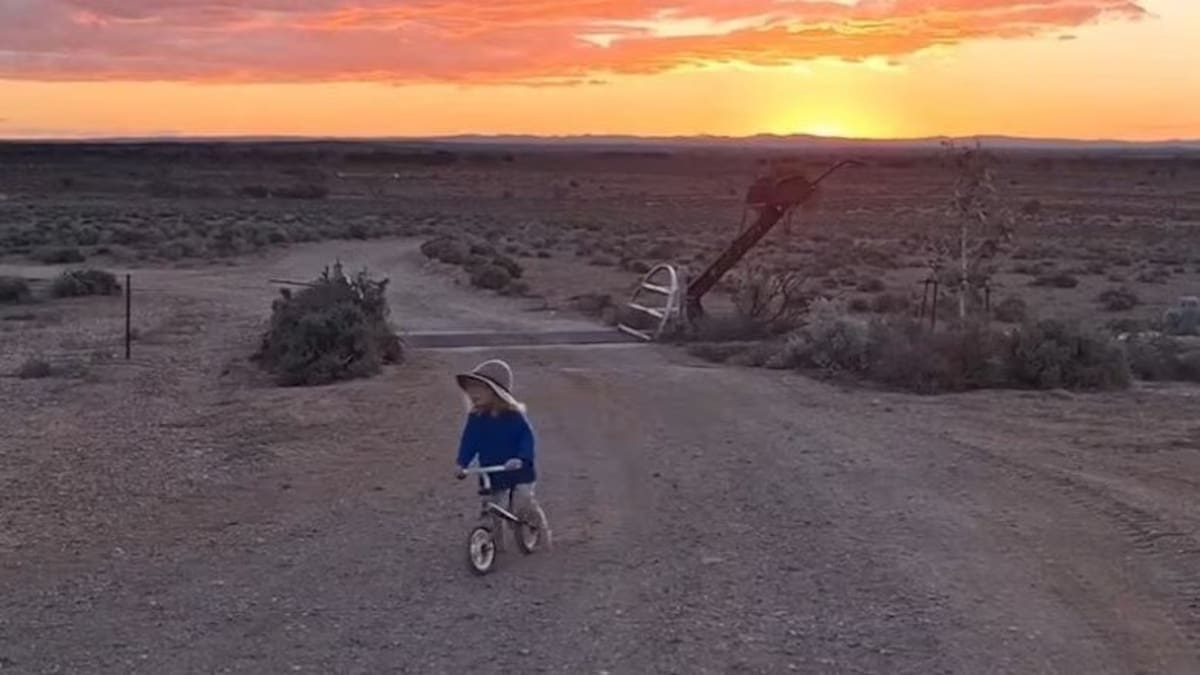 South Australian Police say relatives of missing boy Gus Lamont not co-operating
