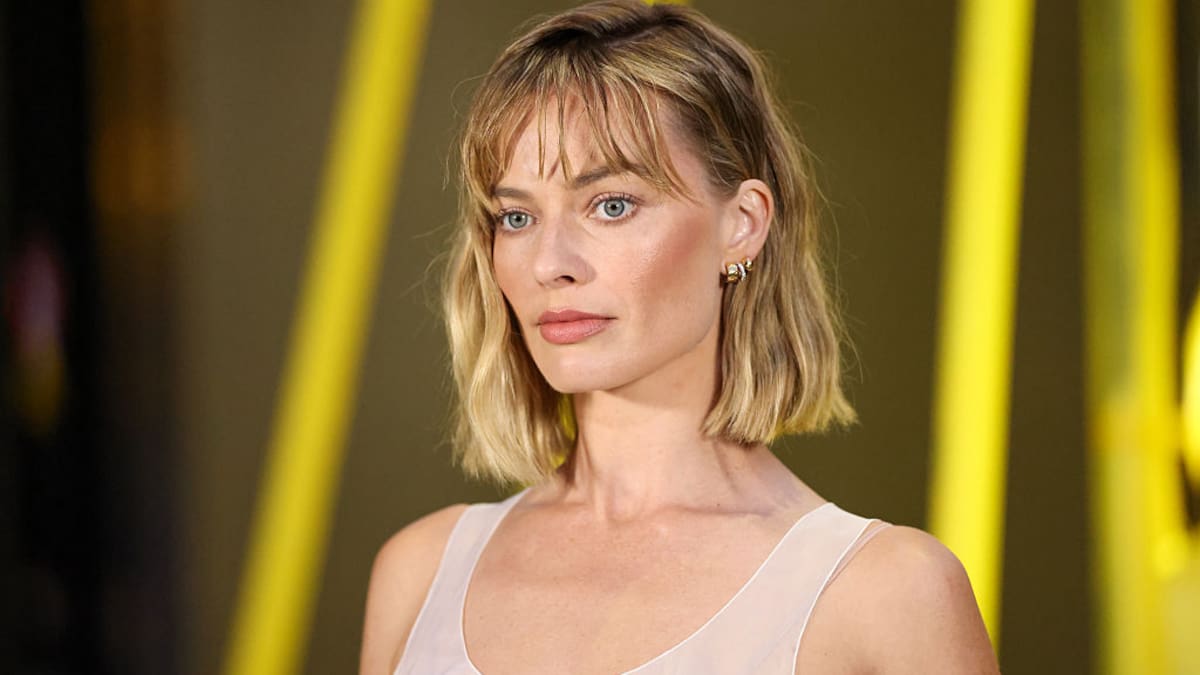 Margot Robbie recreates Kylie Minogue video for Chanel