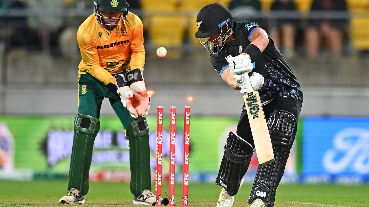 Black Caps v South Africa result: New Zealand miss chance to claim T20 series win as batting falls apart