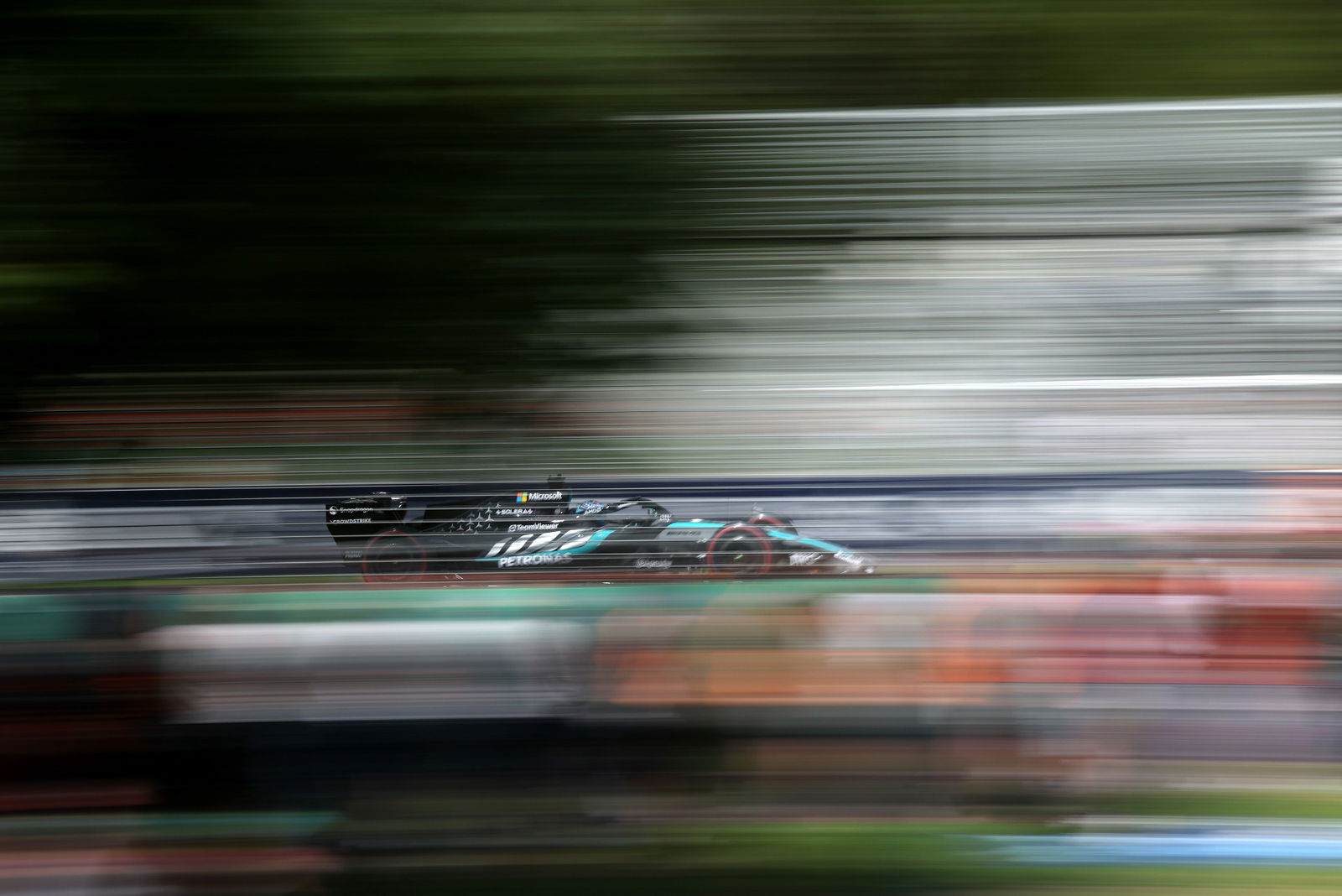 Russell romps to Australian GP FP3 fastest as Antonelli crashes