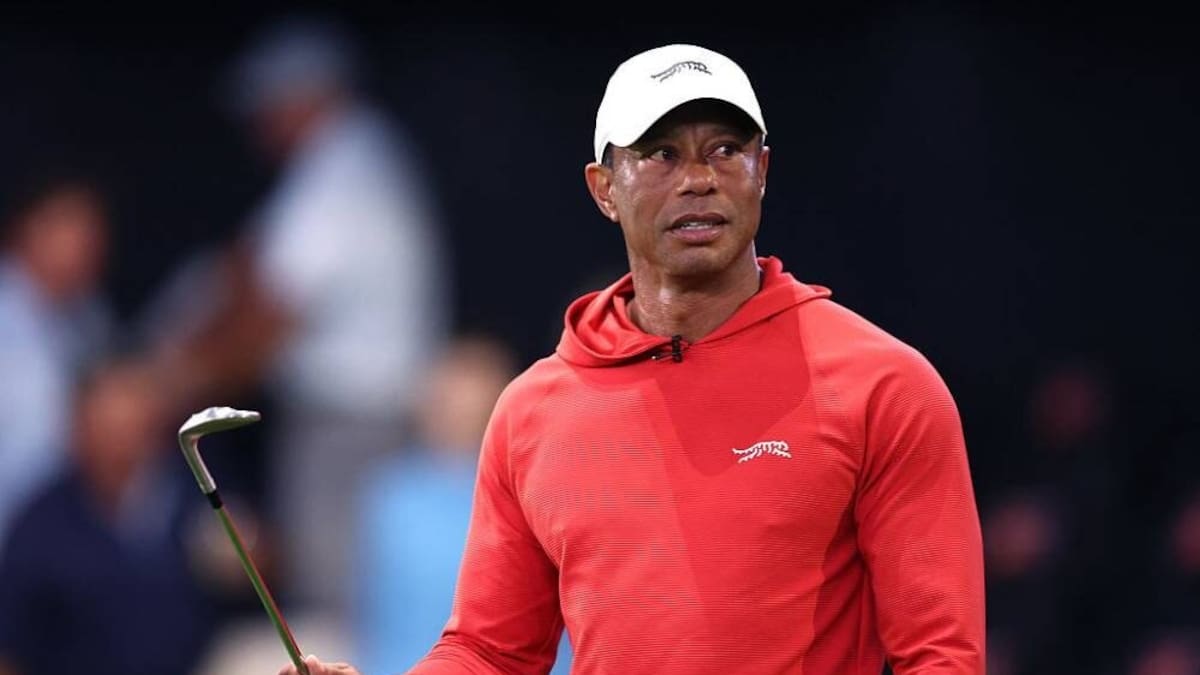 Golf superstar Tiger Woods arrested, charged with DUI after Florida car crash