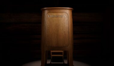 Jony Ive designed a new rostrum for Christie's