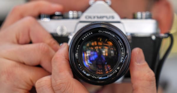 Film cameras are trendy again. Here's an analogue guide how to use one