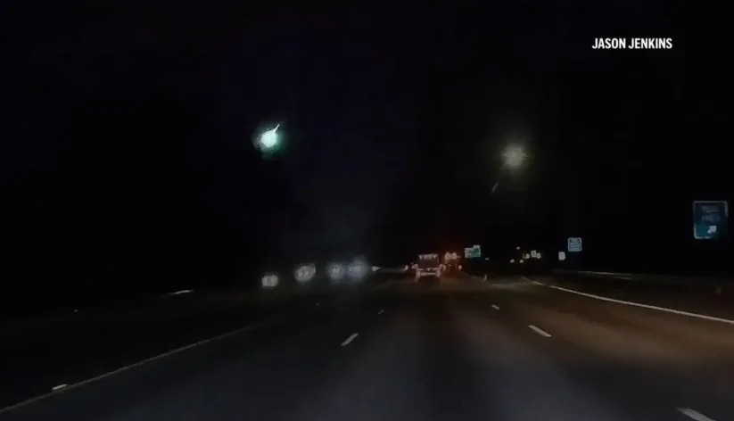 A video captured a meteor as it sped across the Pacific Northwest sky. / Credit: Jason Jenkins / AP