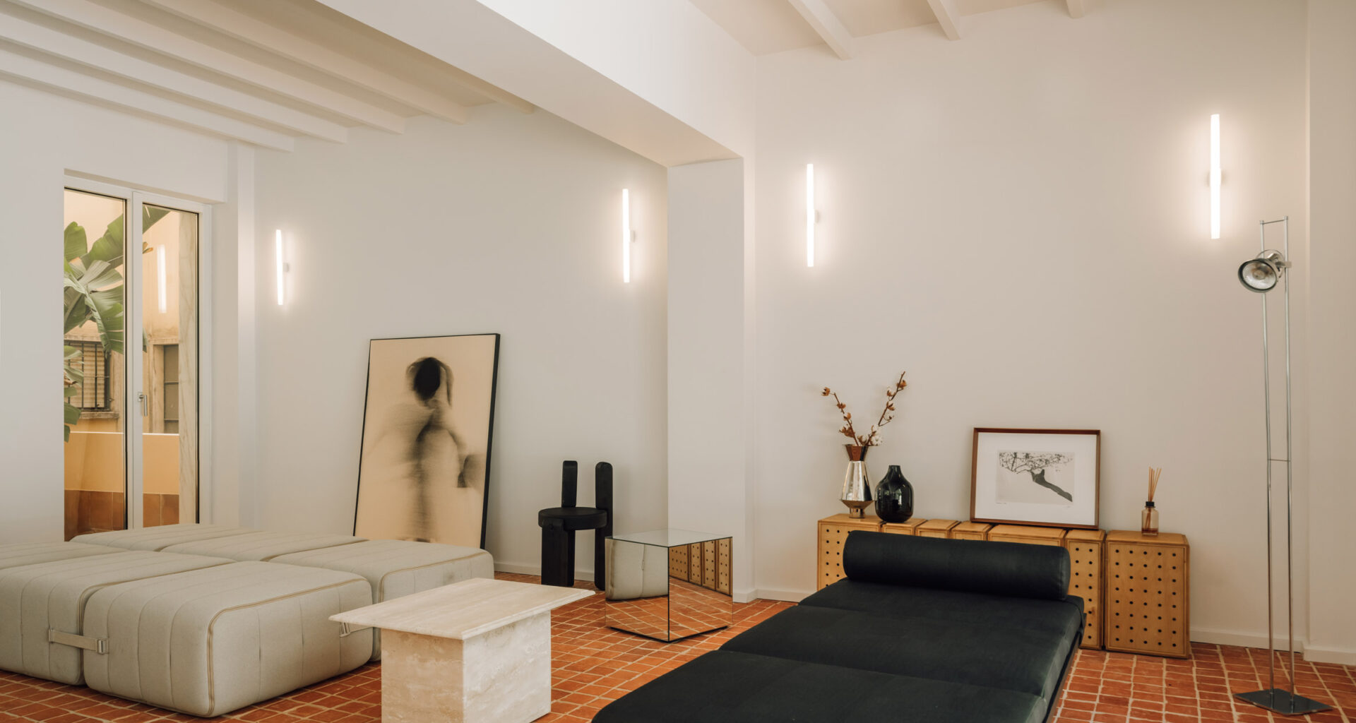 AB+AC Architects uses natural materials for House of Green Patios