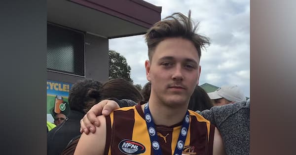 Tributes to good Samaritan killed at Melbourne station