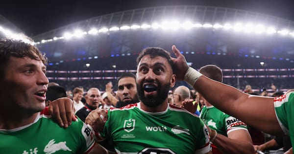 NRL fans, Australian PM rush field after try-scoring record broken