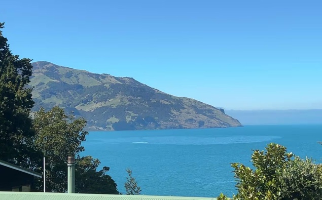 Royal New Zealand Navy vessel spills hundreds of litres of oil into Akaroa Harbour