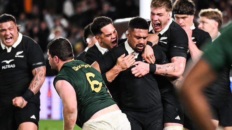 Ardie Savea and the All Blacks celebrate Savea's turnover penalty in their win over the Boks at Eden Park in 2025.