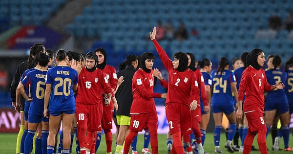 Iranian football players rescued after daring QLD escape