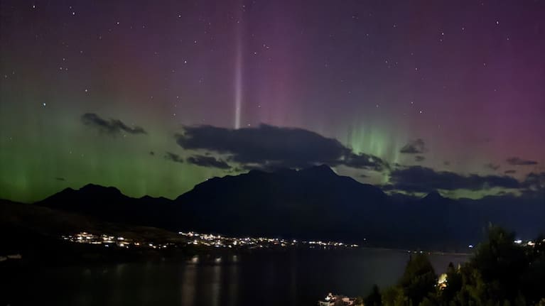 Aurora australis seen above Queenstown