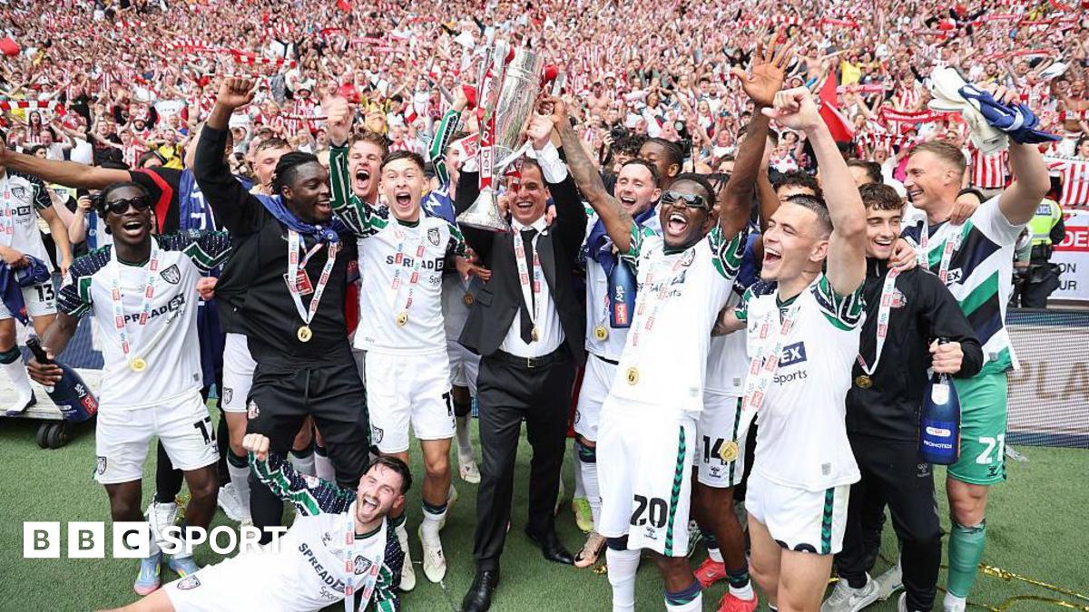 Sunderland celebrate in front of there fans after winning the Championship Play-Off Final match between Sheffield United FC and AFC Sunderland at Wembley Stadium on May 24, 2025.