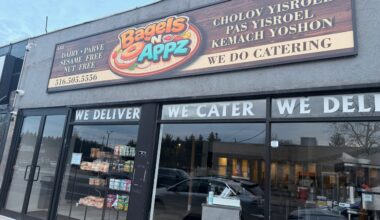 Sesame-Free “Bagels N Appz” Opens on Long Island, Replacing Bagel Town • YeahThatsKosher