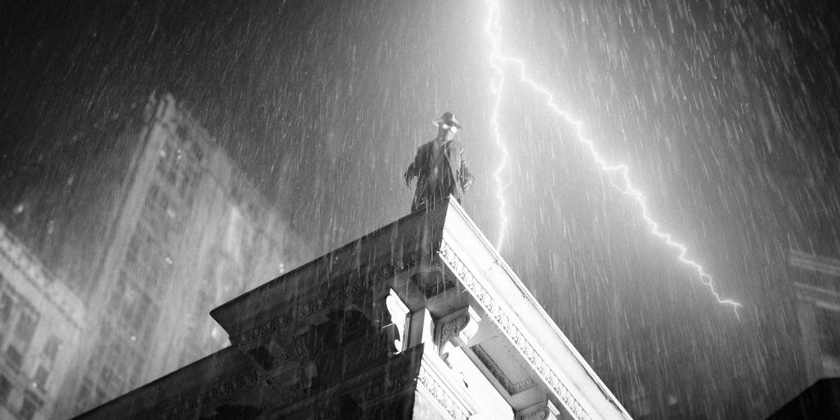 Ben Reilly standing on a rooftop in Spider-Noir