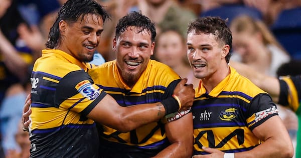 Waratahs humbled by Hurricanes 59-19