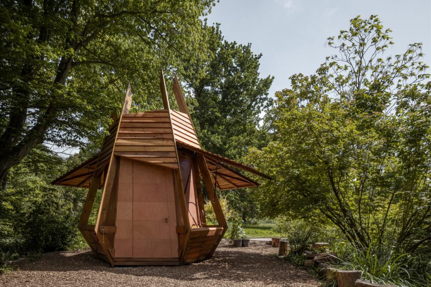 Pavilion with openable facade by Walden Studio