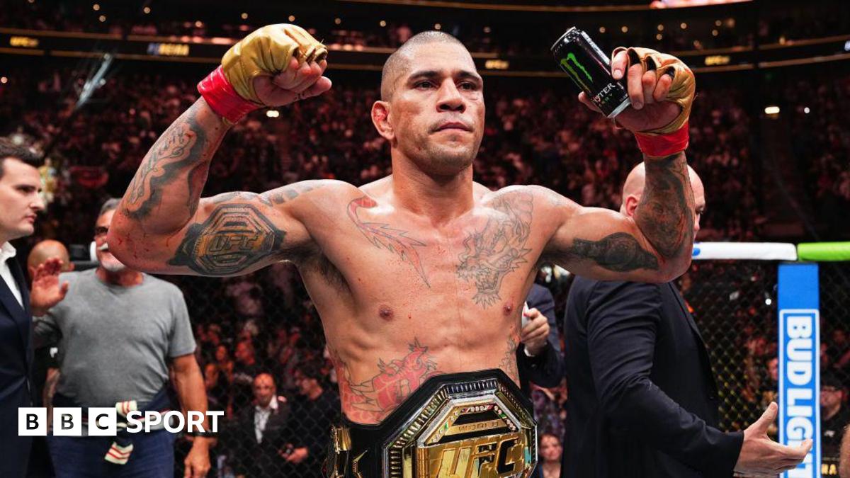 Alex Pereira raises his fists in the air to celebrate beating Khalil Rountree Jr in 2024