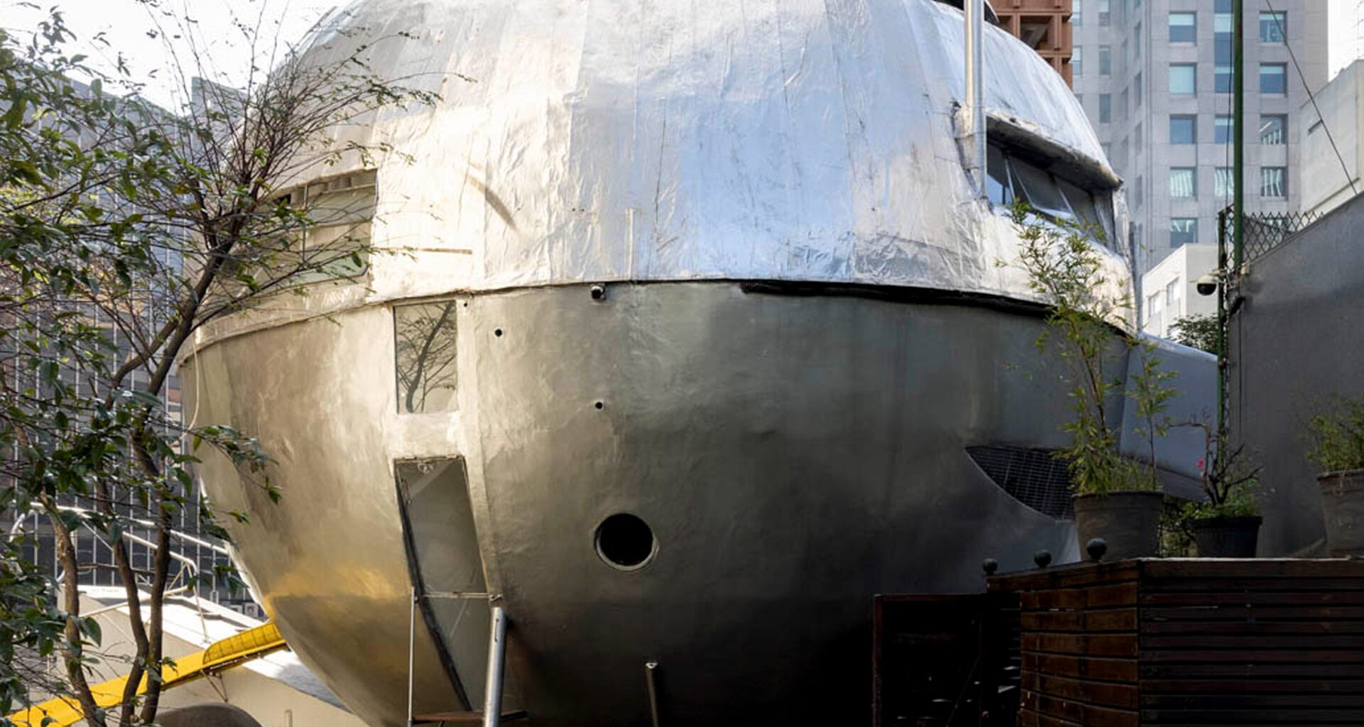 Eduardo Longo's Casa Bola forms setting for Aberto exhibition