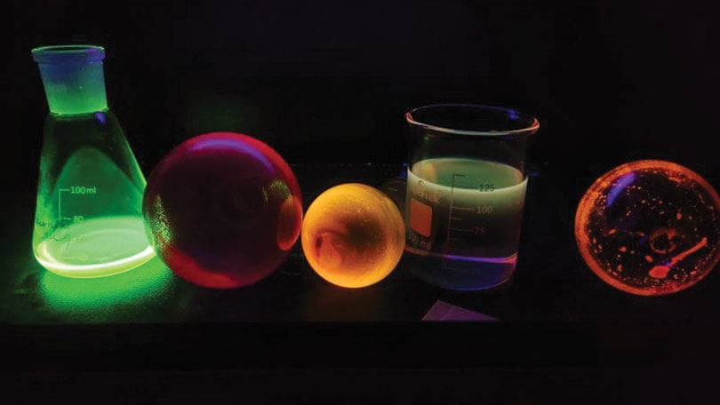 Chemistry in Pictures: Glowing with pride