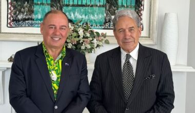 Peters meets Cook Island PM 'informally' – but no deal on key issues