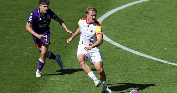 Phoenix keep season alive with Distance Derby ALM win