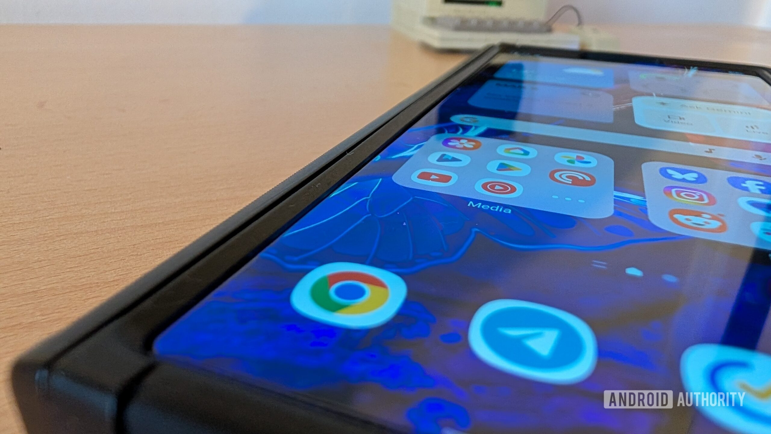 dbrand grip fold 7 display edges dbrand grip fold 7 display edges