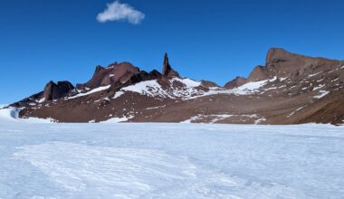 Microbes in Antarctica survive the freezing and dark winter by living on air