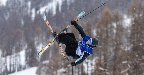 Injured Fin Melville-Ives wins halfpipe World Cup series crown