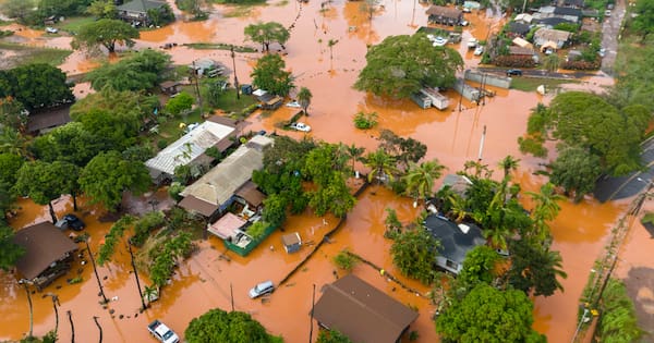 Hawaii's worst flooding in 20 years threatens dam, prompts evacuations
