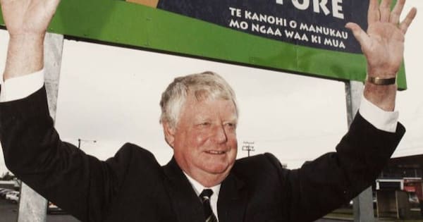 Former Manukau City mayor Sir Barry Curtis dies