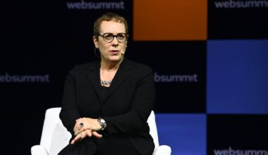 One of Grammarly’s ‘experts’ is suing the company over its identity-stealing AI feature