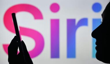 A figure talks to a phone in front of an Apple Siri logo.