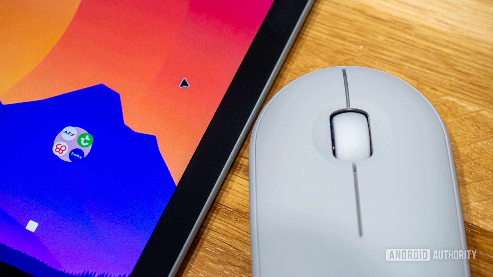 google pixel tablet and mouse cursor