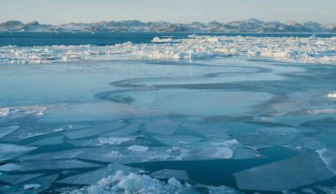 Deep scar beneath Greenland ice sheet may explain past collapse