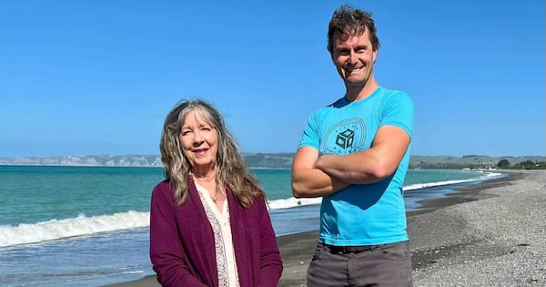 Beachfront homeowners call for flooding protection 'fair go'