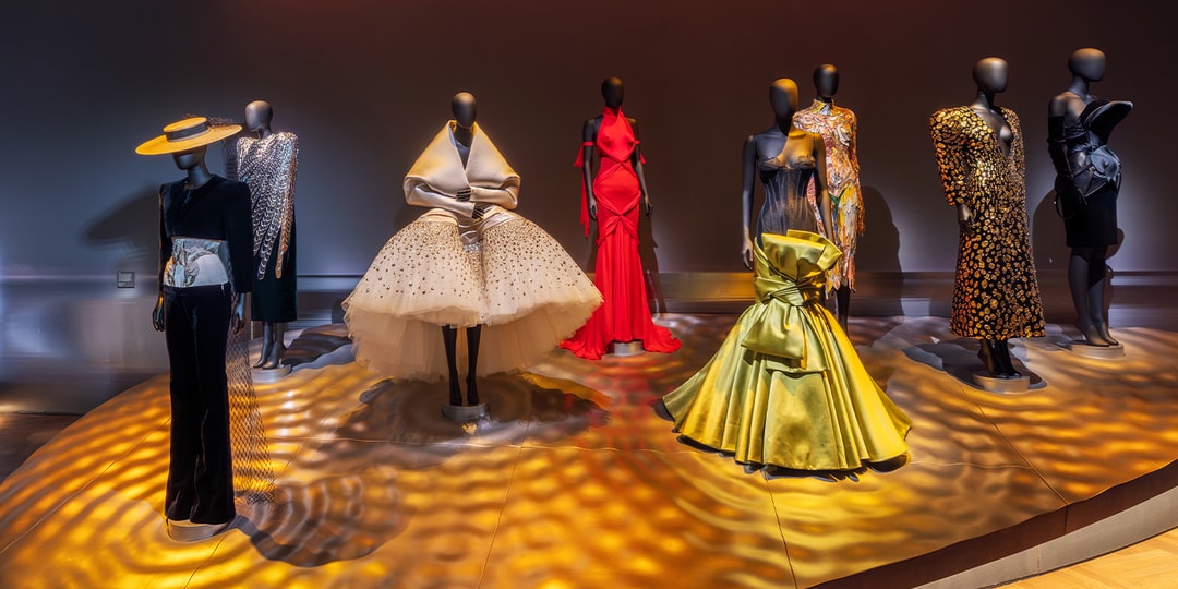 The V&A Announces "Schiaparelli: Fashion Becomes Art,” the First UK Exhibition