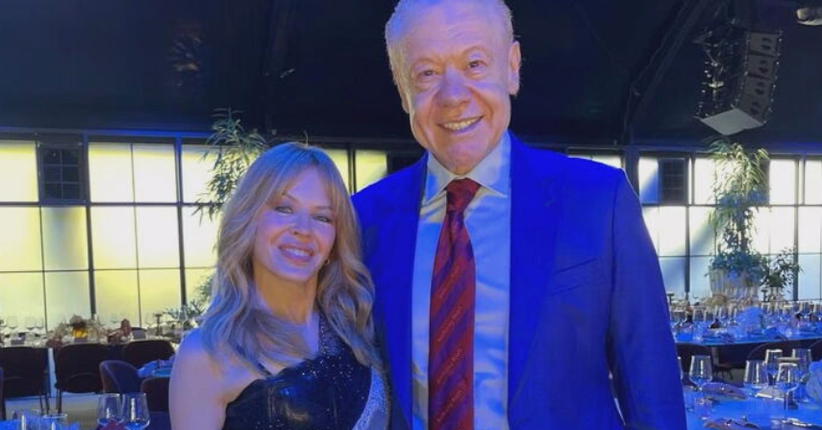 Kylie Minogue performs for billionaire Anthony Pratt's VISY Industries cocktail party