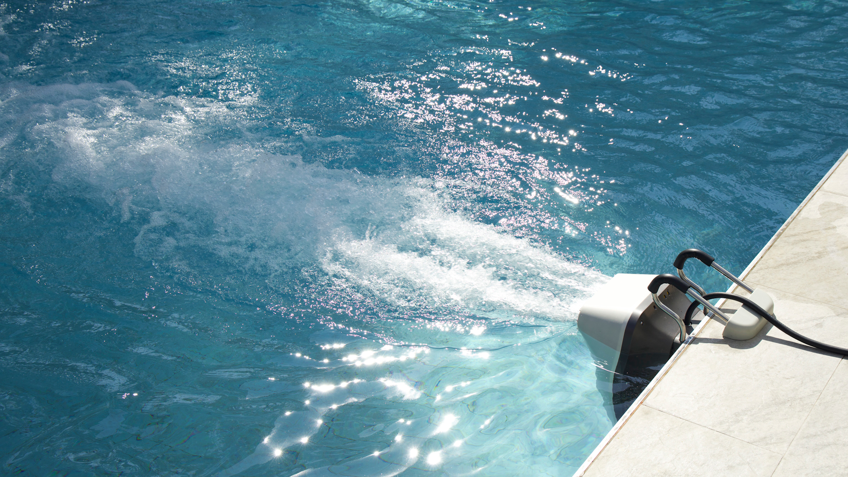 iGarden Swim Jet Series X in pool