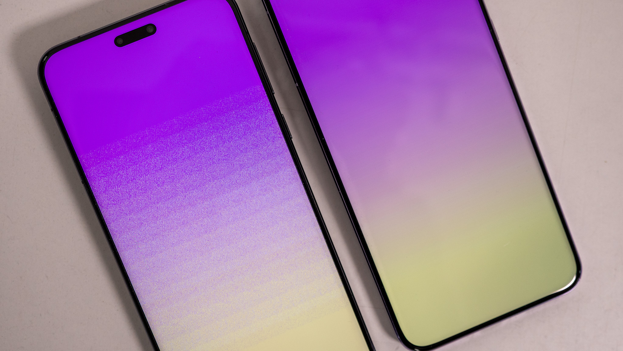 Comparing a traditionally dithered 8-bit image color gradient next to a non-dithered version