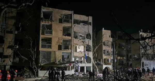 Trump threatens to 'obliterate' Iran's power plants if Strait of Hormuz isn't reopened