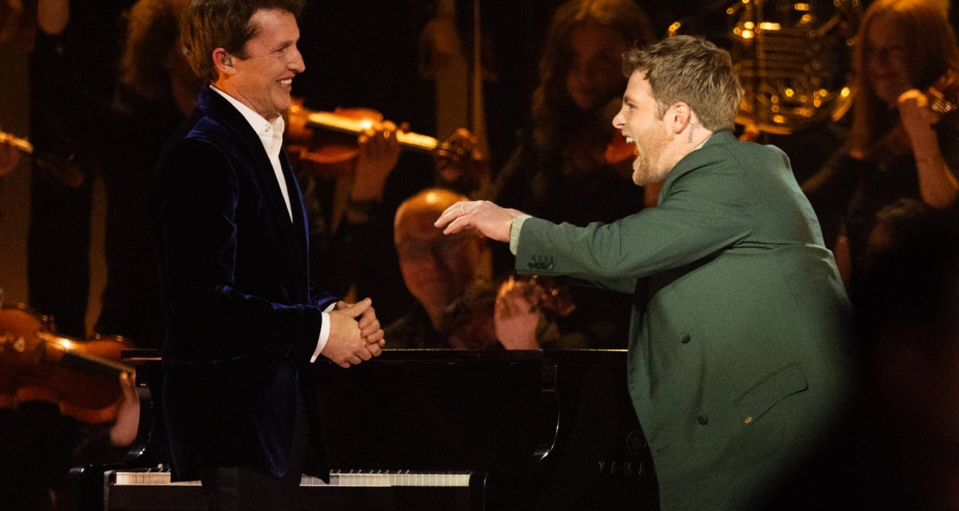 James Blunt joins Alex Warren for orchestral 'Ordinary' at BRITs 2026