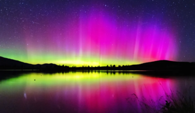Spectacular aurora captured over Lake Ruataniwha