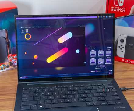 A laptop using the KDE Plasma panel editor