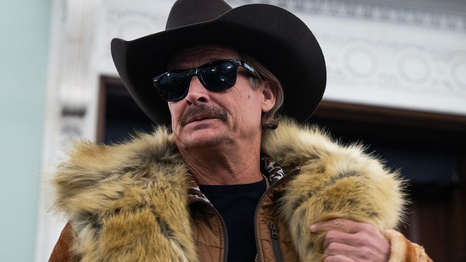 U.S. Army Suspends Crew that Flew Helicopters Near Kid Rock’s Home