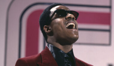 5 Classic Love Songs That Snagged The No. 1 Spot For Just One Week