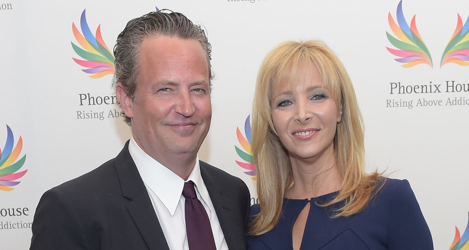 Lisa Kudrow Says She Finds Comfort In Watching ‘Friends’ Reruns After Matthew Perry’s Death | Friends, Lisa Kudrow, Matthew Perry | Celebrity News and Gossip | Entertainment, Photos and Videos